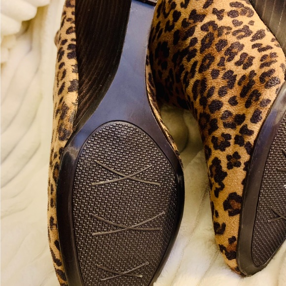 IMPO NWOT LEOPARD WEDGE HEEL BOOTIES rear zipper, stretchy suede like material - Picture 6 of 8